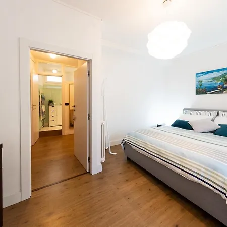 Family Nest Overlooking - By Rent Apartment *