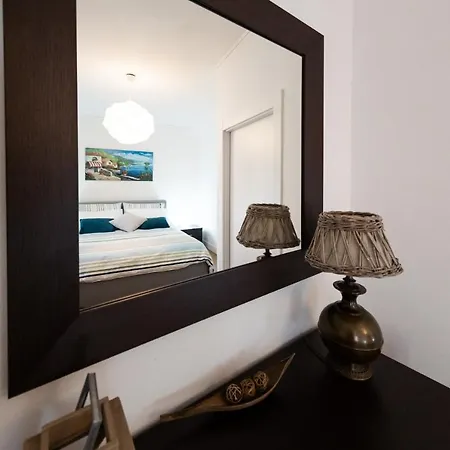 Family Nest Overlooking - By Rent Apartment Argegno